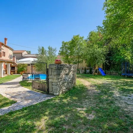 Istra - Four Bedroom With Private Pool Gračišće