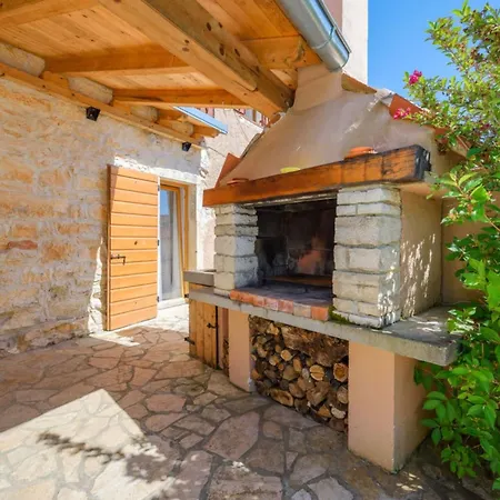 Istra - Four Bedroom With Private Pool Gračišće