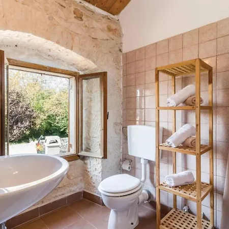 Vila Istra - Four Bedroom With Private Pool *