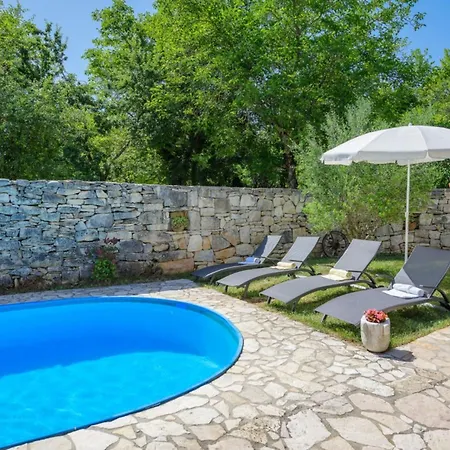 Vila Istra - Four Bedroom With Private Pool *